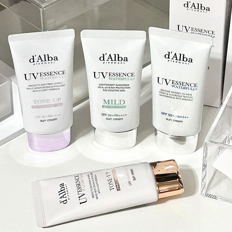D'Alba UV Essence Waterfull Su - огляд і ціна Luxury Skincare Brands